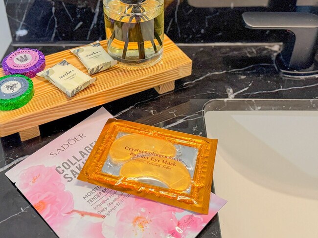 Building Photo - 225 N Miami Ave