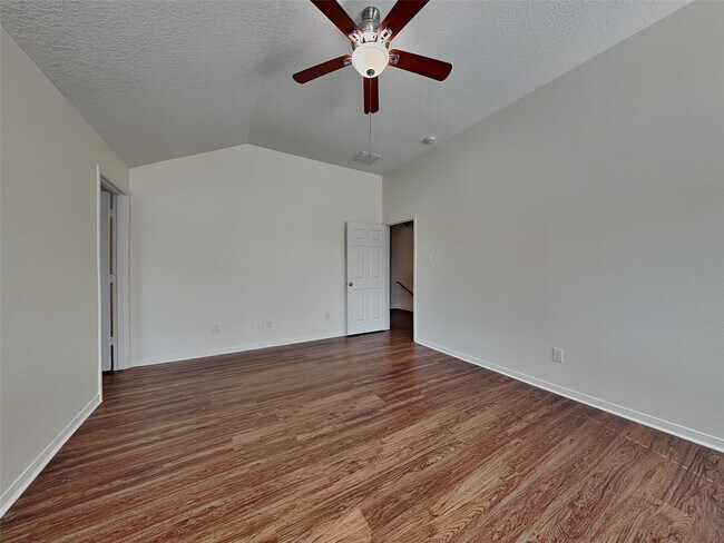 Building Photo - 16973 Scenic Knoll