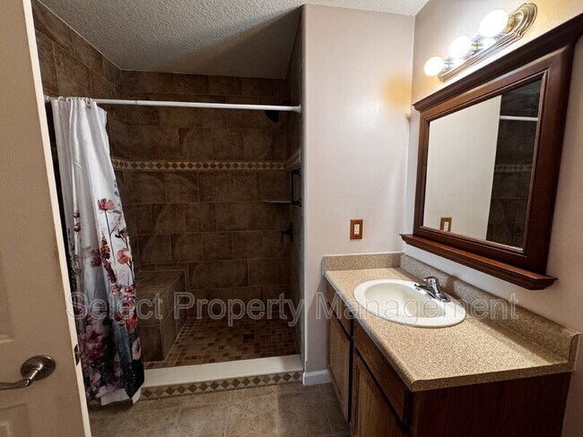 Building Photo - 7501 Ravens Stone Dr