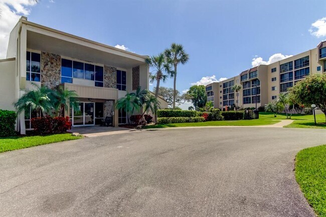 Building Photo - 90 S Highland Ave