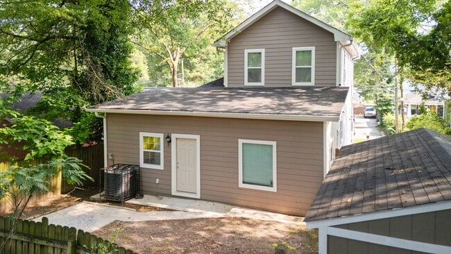 Building Photo - 996 Palmetto Ave SW
