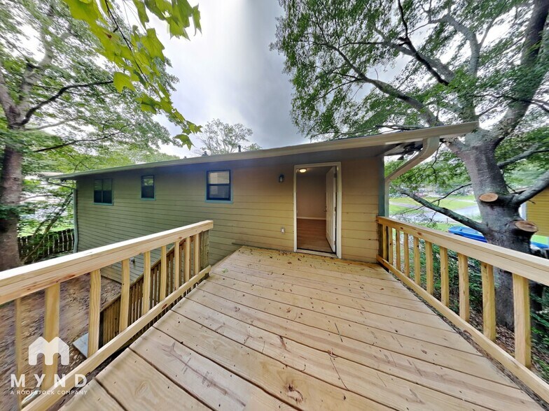 Building Photo - 2605 Winding Creek Dr