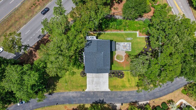 Building Photo - Gorgeous Custom Home Available for Snowbir...