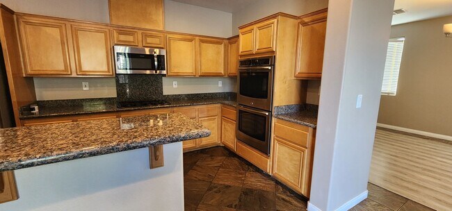 Building Photo - Lone Mountain Heights Luxury Living! 1st-m...