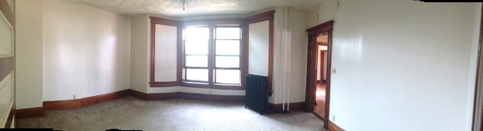 Building Photo - 802 Grand Ave