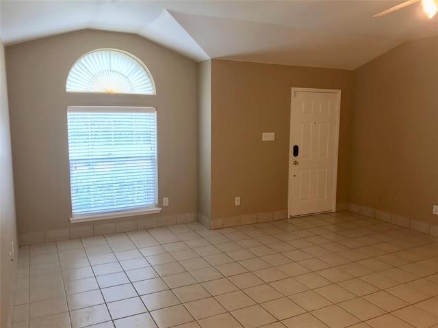 Building Photo - 524 Caravan Dr