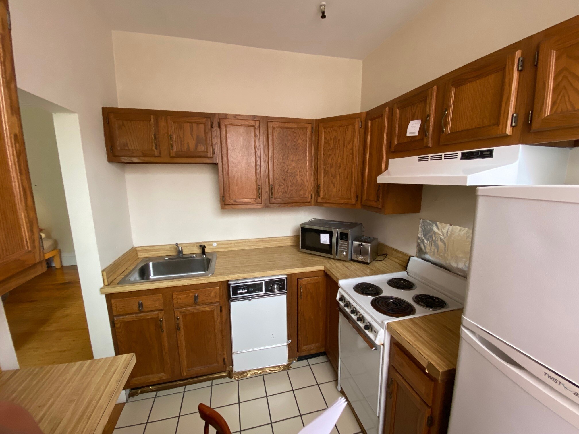 Kitchen 4 - 336 Marlborough St