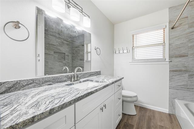 Building Photo - 700 W Cedar St