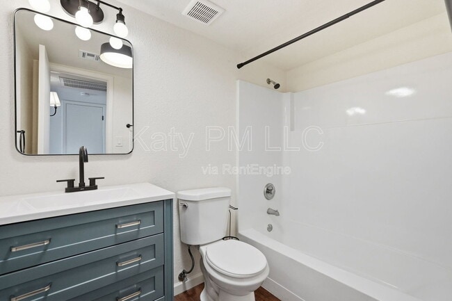 Building Photo - 231 N Robson