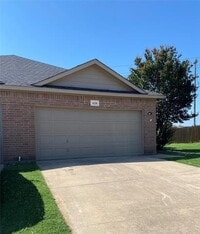 Building Photo - 428 Blake Ln