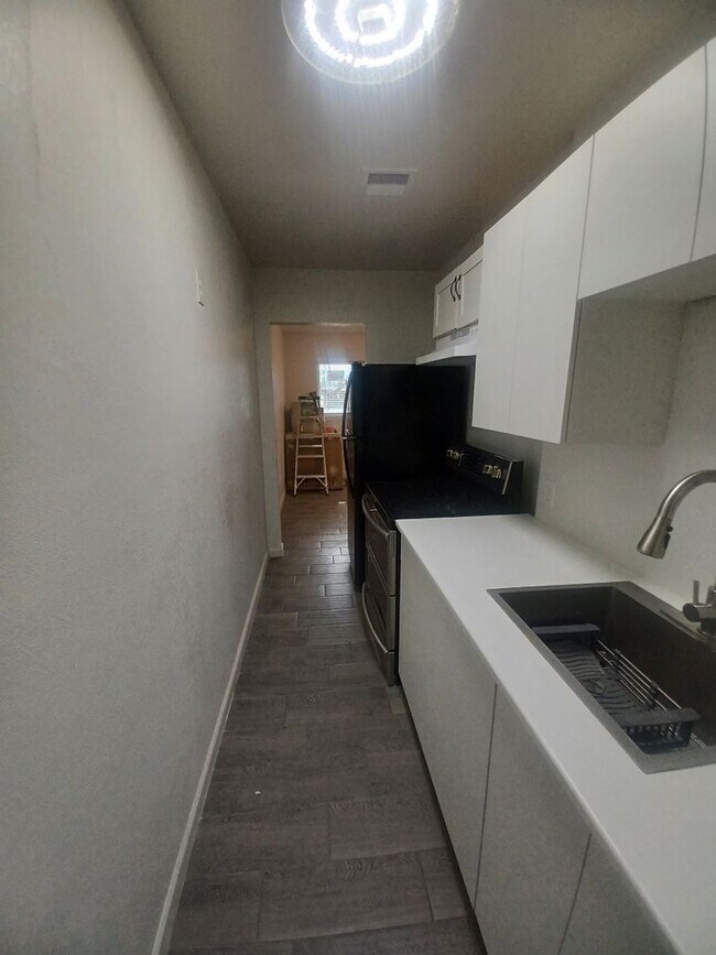 Building Photo - Madison