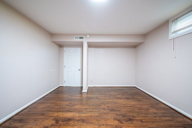 Building Photo - Rutrough Road