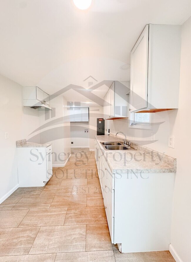 Building Photo - Lexington Ranch