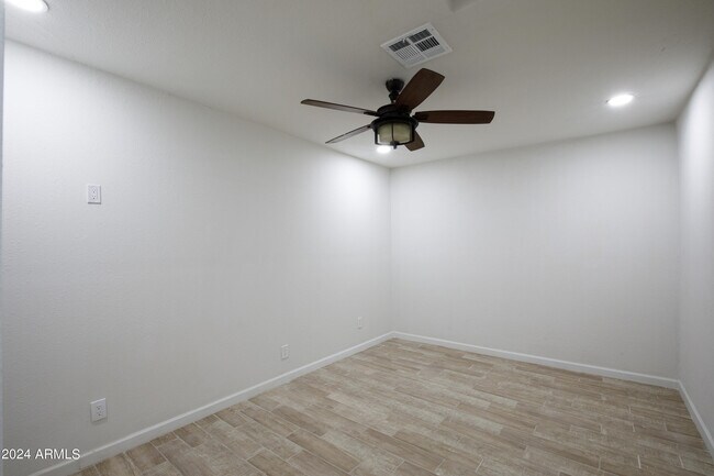 Building Photo - 5929 W Nancy Rd