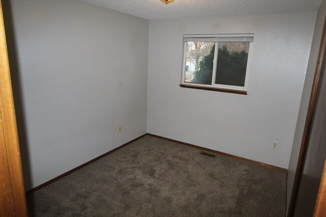 Building Photo - 6903 N Cincinnati St