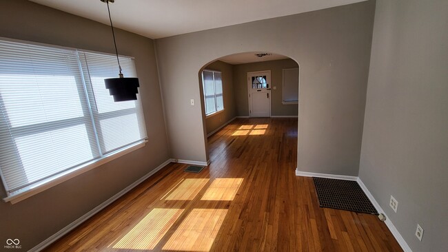 Building Photo - 5171 Evanston Ave