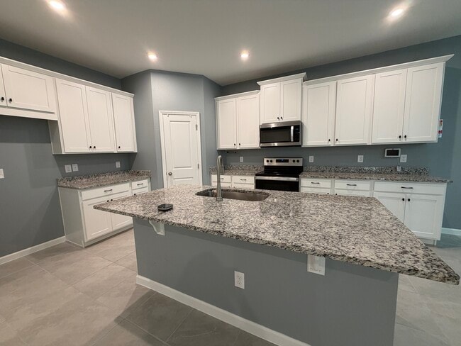 Building Photo - 882 Asterfield Ln