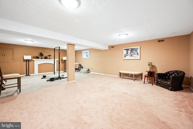 Building Photo - 10605 River Oaks Ln