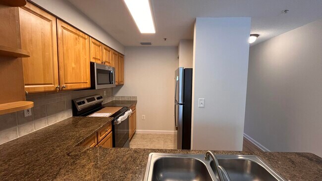 Building Photo - 2048 Alta Meadows Ln