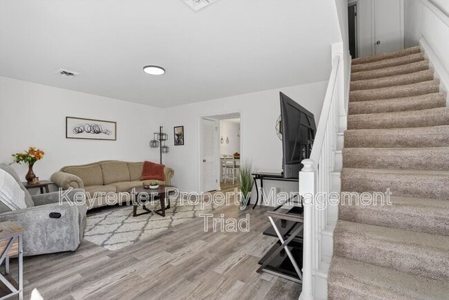 Building Photo - 115 S Mendenhall St