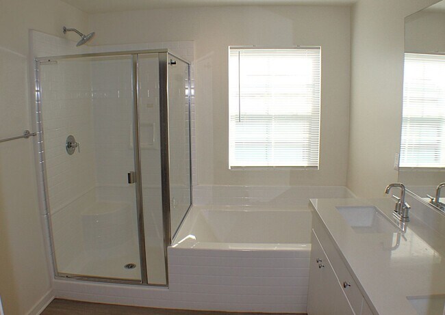 Building Photo - 3 Bed | 2.5 Bath | 1,733 Sq Ft | Built 2021 | Gated Community