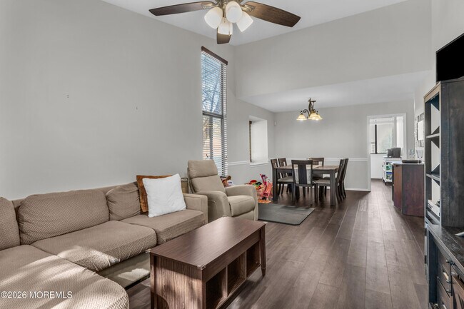 Building Photo - 21 Dawn Ct