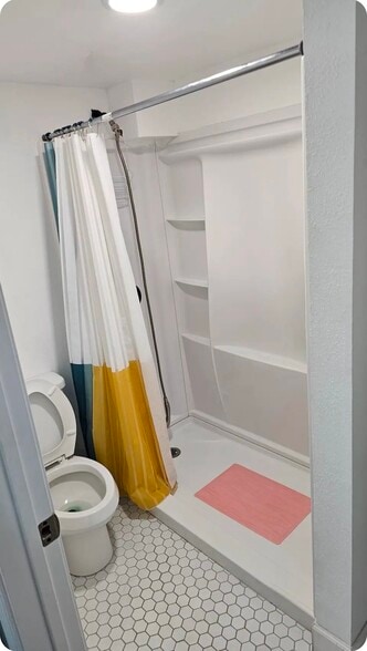 Bathroom - 410 Estelle St