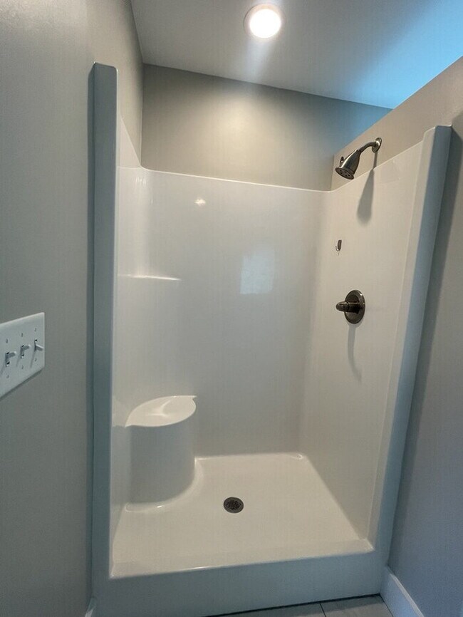 Building Photo - "Charming 4-Bedroom Retreat in Anderson with Spacious 1760 Sq Ft Layout - Your Perfect Home Awaits!"