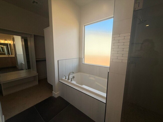 Building Photo - Brand New 4 Bedroom Home!!