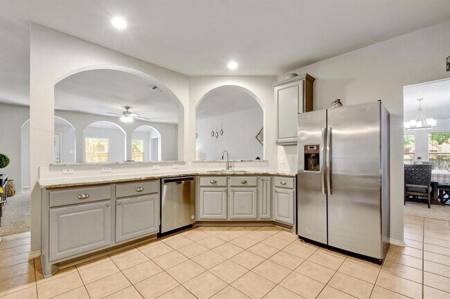 Building Photo - 2354 Oak Pebble