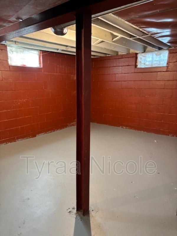 Building Photo - 22241 Lyndon St