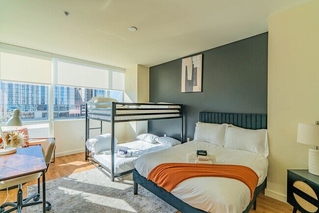 Building Photo - 44 W Monroe St