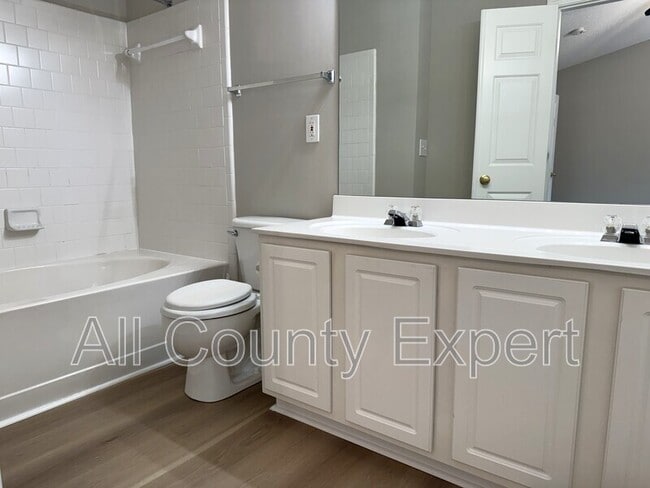 Building Photo - 4123 Howell Park Rd