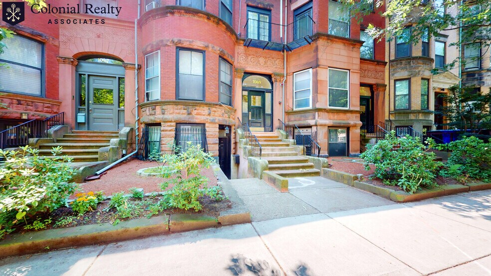 Building Photo - 1069 Beacon St