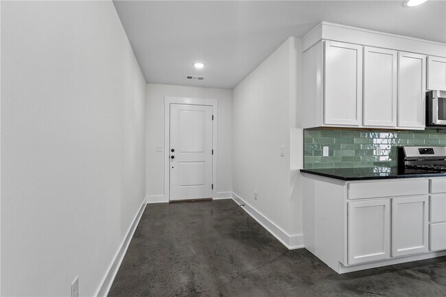 Building Photo - 86 Watson Ln