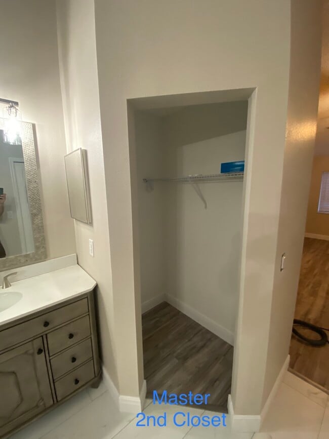 Building Photo - 321 Misty Meadow Dr