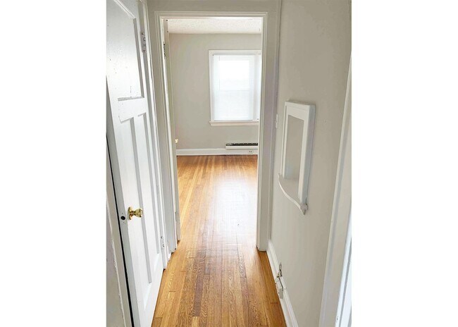 Building Photo - 415 Probasco St