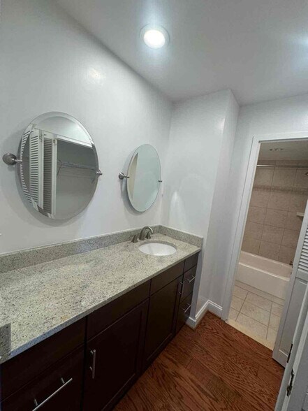 Building Photo - 3101 S Manchester St