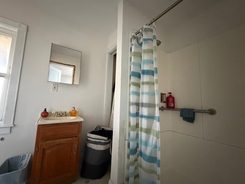 Building Photo - 56 Grampian Way