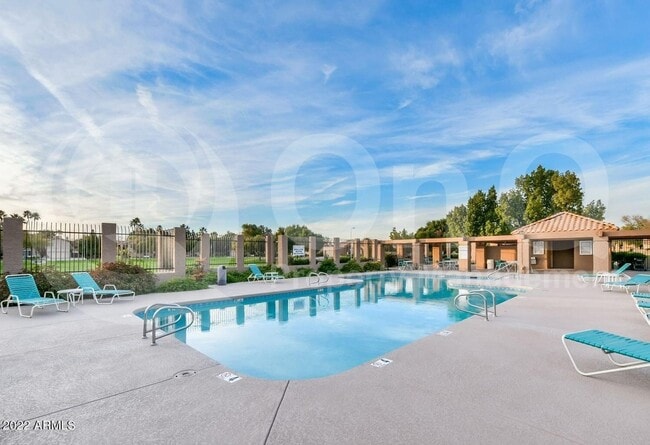 Building Photo - 2409 W Marlboro Dr