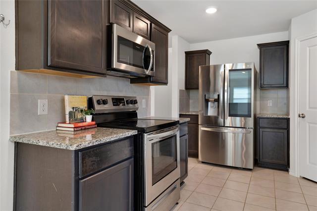 Building Photo - 914 Decker Dr