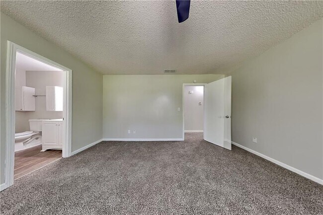 Building Photo - 300 Whisper Way NE