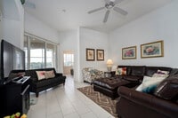 Building Photo - 143 Plumoso Loop