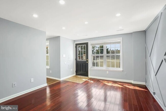 Building Photo - 8804 Rustburg Cir