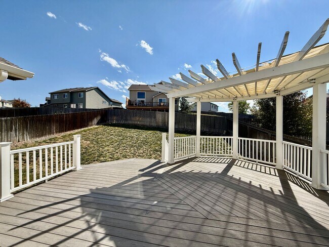 Building Photo - Spacious 4-Bedroom Home with Main level Li...