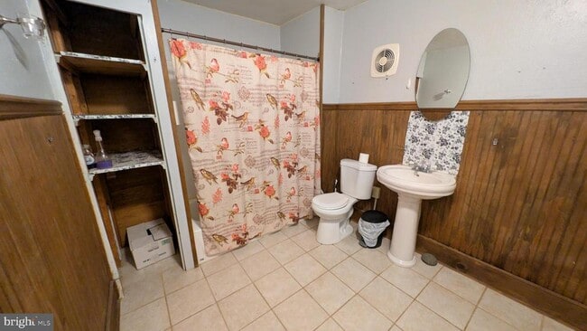 Building Photo - 421 Broad St