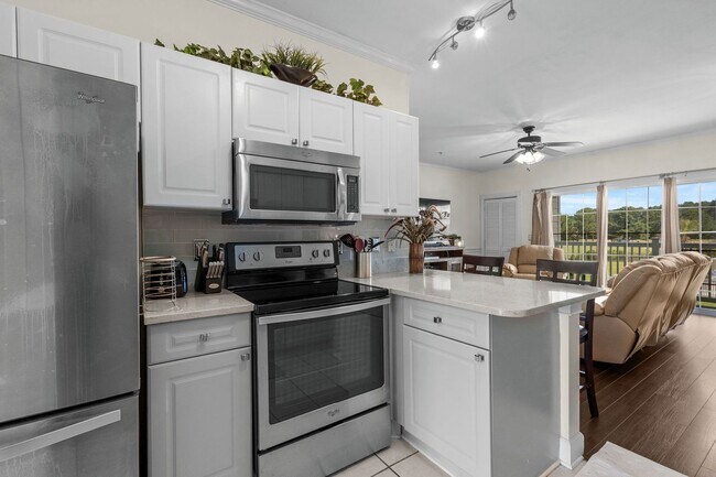 Building Photo - 4855 Carnation Cir