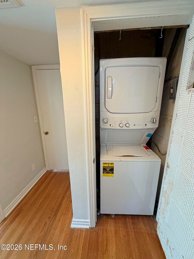 Building Photo - 2936 Riverside Ave