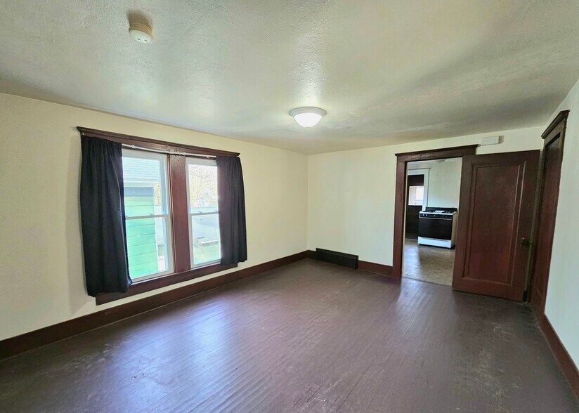 Living Room - Dining Room - 106 Cherry St