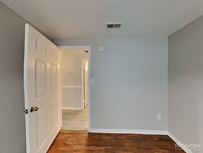 Building Photo - 4815 Harri Ann Dr